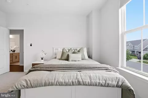 Bedroom - 5707 Hawk Ridge Rd, Frederick, MD 21704 photo 14 of 16