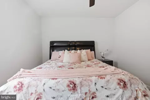 Bedroom - 5707 Hawk Ridge Rd, Frederick, MD 21704 photo 11 of 16
