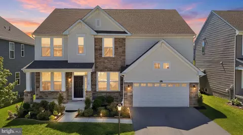 Exterior - 5707 Hawk Ridge Rd, Frederick, MD 21704 photo 2 of 11