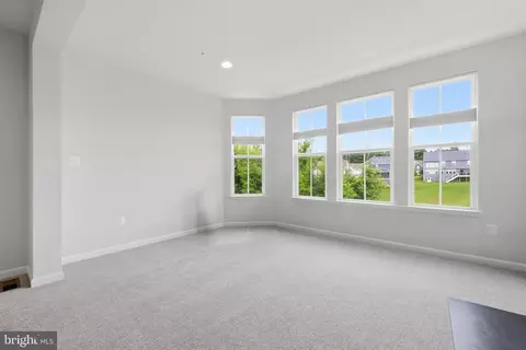 Living - 5707 Hawk Ridge Rd, Frederick, MD 21704 photo 1 of 2
