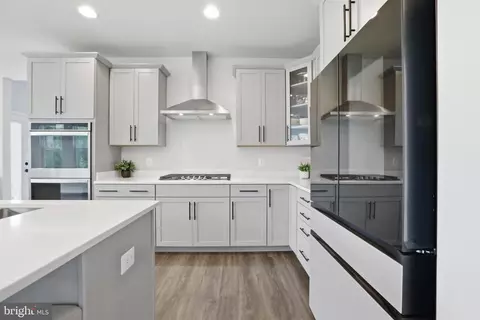 Kitchen - 5707 Hawk Ridge Rd, Frederick, MD 21704 photo 2 of 5