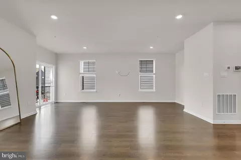 Living - 408 Constellation Ln, Frederick, MD 21701 photo 5 of 7
