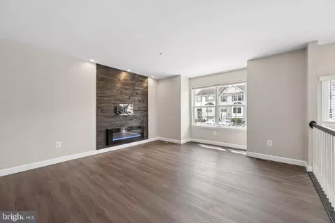 Living - 6208 Cliffside Ter, Frederick, MD 21701 photo 2 of 12