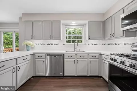 Kitchen - 6208 Cliffside Ter, Frederick, MD 21701 photo 6 of 7