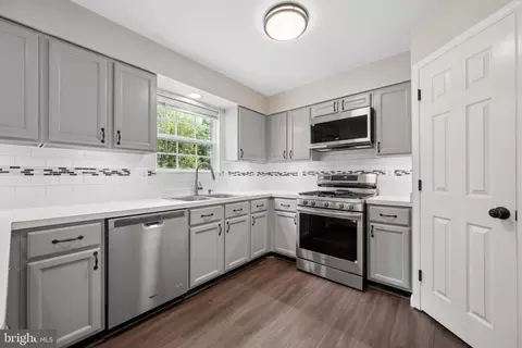Kitchen - 6208 Cliffside Ter, Frederick, MD 21701 photo 5 of 7