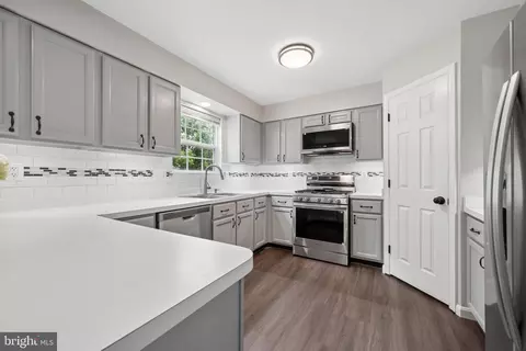 Kitchen - 6208 Cliffside Ter, Frederick, MD 21701 photo 4 of 7