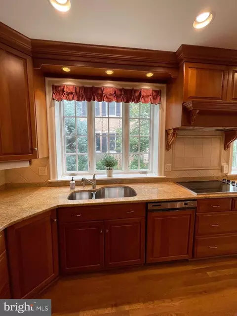 Kitchen - 310 Upper College Ter, Frederick, MD 21701 photo 6 of 7