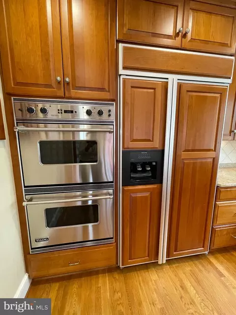 Kitchen - 310 Upper College Ter, Frederick, MD 21701 photo 5 of 7