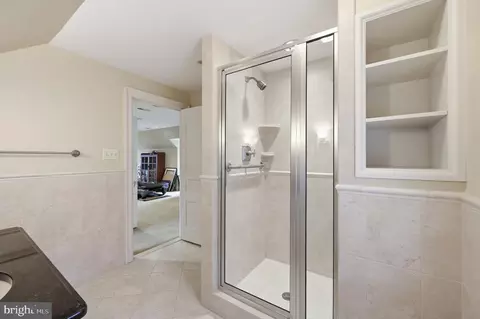 Bath - 310 Upper College Ter, Frederick, MD 21701 photo 5 of 15