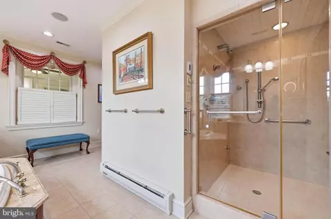 Bath - 310 Upper College Ter, Frederick, MD 21701 photo 2 of 15
