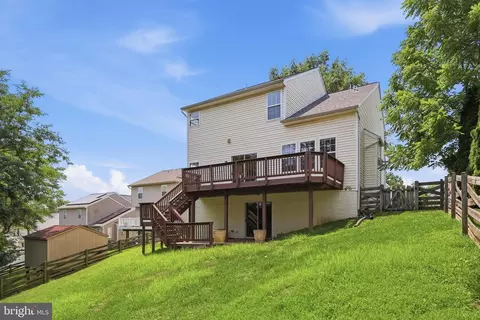 Exterior - 814 Fifth Ave, Brunswick, MD 21716 photo 6 of 15