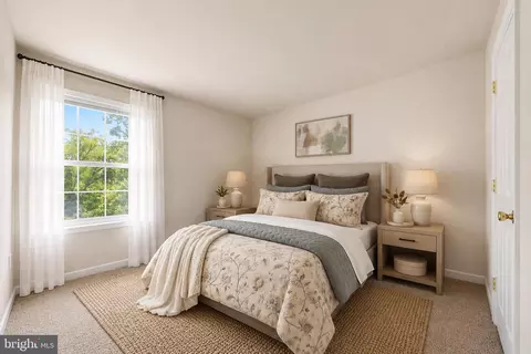 Bedroom - 814 Fifth Ave, Brunswick, MD 21716 photo 4 of 6
