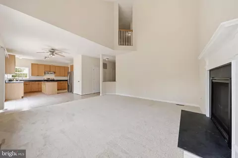 Living - 814 Fifth Ave, Brunswick, MD 21716 photo 7 of 10