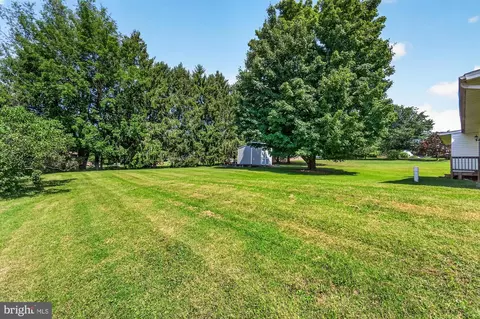 Exterior - 9209 Oak Tree Cir, Frederick, MD 21701 photo 2 of 3