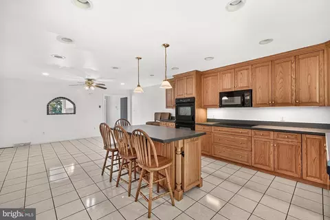 Kitchen - 9209 Oak Tree Cir, Frederick, MD 21701 photo 4 of 5