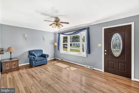Living - 9209 Oak Tree Cir, Frederick, MD 21701 photo 1 of 7