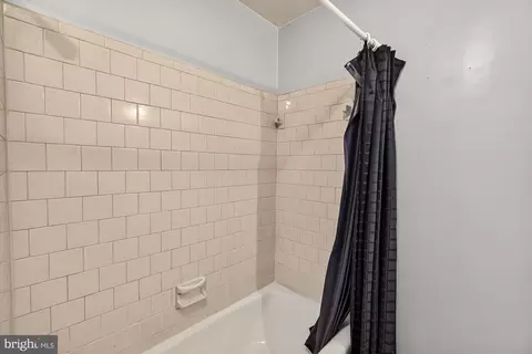 Bath - 9209 Oak Tree Cir, Frederick, MD 21701 photo 5 of 5