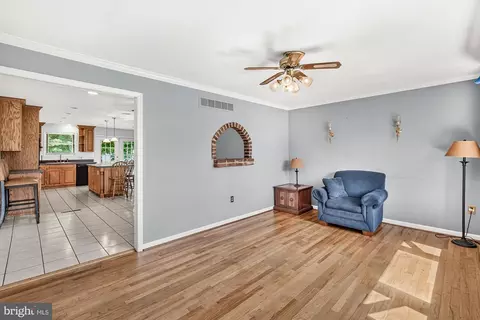 Living - 9209 Oak Tree Cir, Frederick, MD 21701 photo 2 of 7