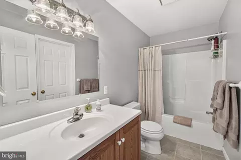 Bath - 9209 Oak Tree Cir, Frederick, MD 21701 photo 3 of 5