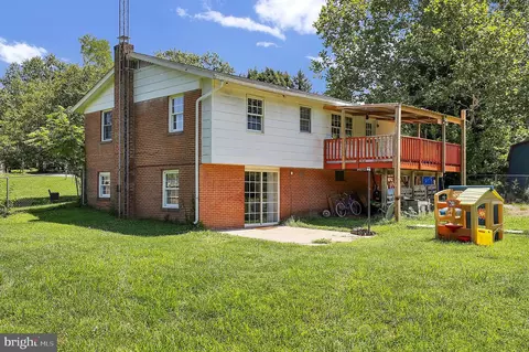 Exterior - 6621 Willis Ln, Frederick, MD 21702 photo 5 of 7