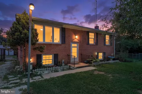Exterior - 6621 Willis Ln, Frederick, MD 21702 photo 2 of 7