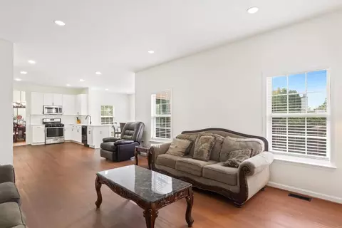 Living - 90 Howard Ct, Frederick, MD 21702 photo 3 of 4