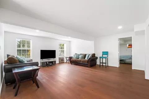 Living - 90 Howard Ct, Frederick, MD 21702 photo 4 of 4