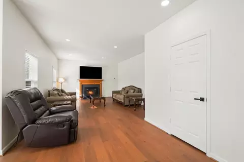 Living - 90 Howard Ct, Frederick, MD 21702 photo 1 of 4