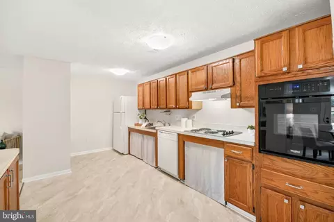 Kitchen - 2153 Wainwright Ct #BD, Frederick, MD 21702 photo 2 of 4