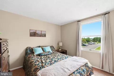 Bedroom - 7037 Hames Ct, Frederick, MD 21703 photo 5 of 6