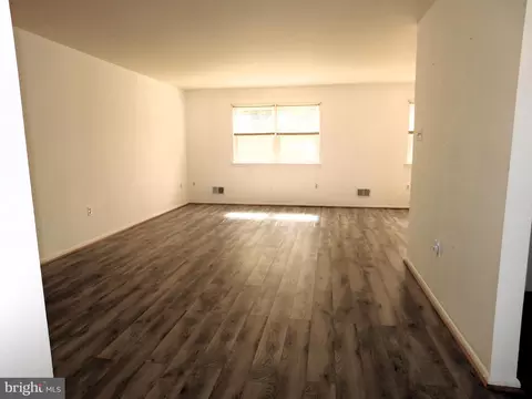 Living - 5603 Honeysuckle Ct, Frederick, MD 21703 photo 1 of 11
