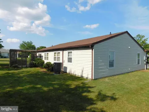 Exterior - 5603 Honeysuckle Ct, Frederick, MD 21703 photo 2 of 2