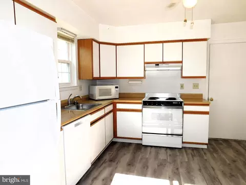 Kitchen - 5603 Honeysuckle Ct, Frederick, MD 21703 photo 3 of 3