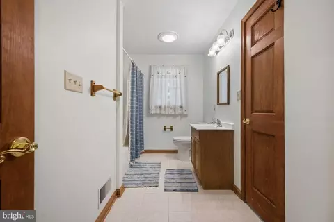 Entry Way - 11505 Old Annapolis Rd, Frederick, MD 21701 photo 3 of 5