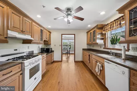 Entry Way - 11505 Old Annapolis Rd, Frederick, MD 21701 photo 1 of 5