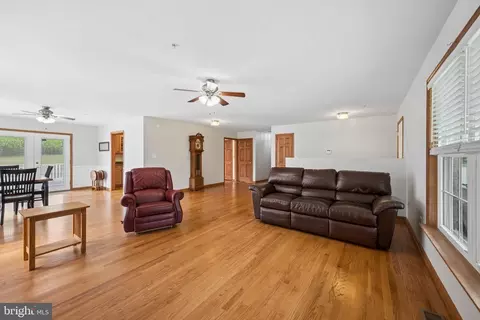 Living - 11505 Old Annapolis Rd, Frederick, MD 21701 photo 3 of 7