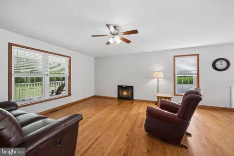 Living - 11505 Old Annapolis Rd, Frederick, MD 21701 photo 5 of 7