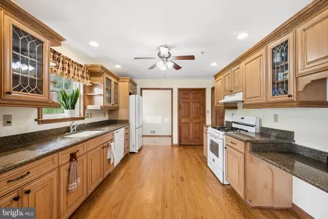 Kitchen - 11505 Old Annapolis Rd, Frederick, MD 21701 photo 2 of 2