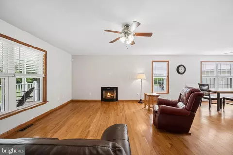 Living - 11505 Old Annapolis Rd, Frederick, MD 21701 photo 6 of 7