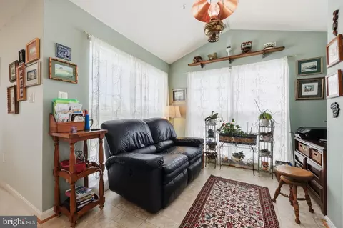 Entry Way - 2501 Coleridge Dr, Frederick, MD 21702 photo 6 of 11