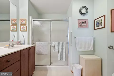 Bath - 2501 Coleridge Dr, Frederick, MD 21702 photo 2 of 3