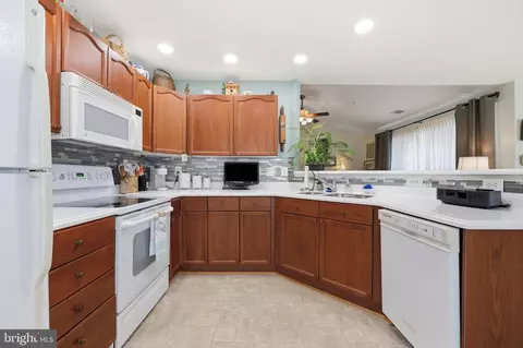 Kitchen - 2501 Coleridge Dr, Frederick, MD 21702 photo 5 of 7