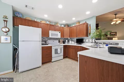 Kitchen - 2501 Coleridge Dr, Frederick, MD 21702 photo 2 of 7