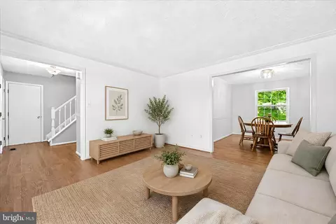 Living - 6396 Devonshire Ln, Frederick, MD 21703 photo 6 of 8