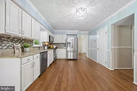 Entry Way - 6396 Devonshire Ln, Frederick, MD 21703 photo 1 of 5