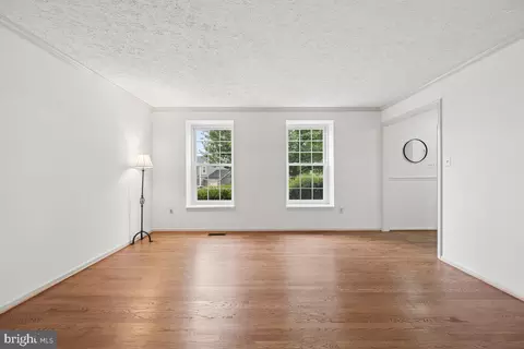 Living - 6396 Devonshire Ln, Frederick, MD 21703 photo 7 of 8