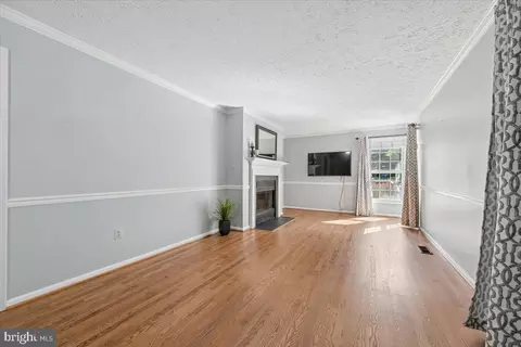 Living - 6396 Devonshire Ln, Frederick, MD 21703 photo 4 of 8