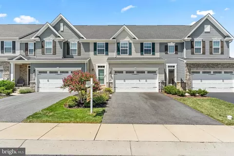 Exterior - 5312 Crape Myrtle Dr, Frederick, MD 21703 photo 4 of 13