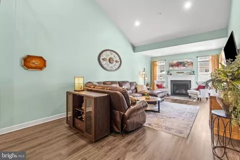 Entry Way - 5312 Crape Myrtle Dr, Frederick, MD 21703 photo 5 of 13