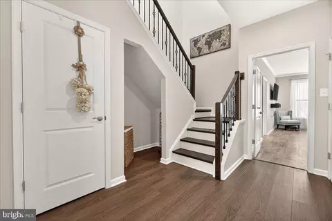 Entry Way - 1094 Holden Rd, Frederick, MD 21701 photo 4 of 9